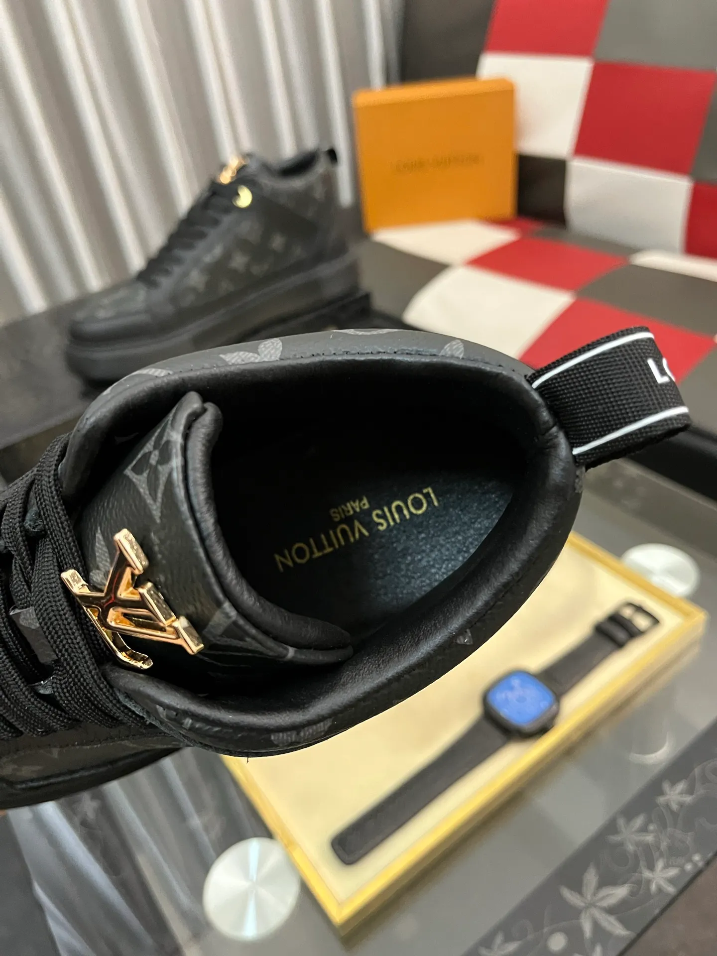 Ex-factory price: 438⌚️⌚️[LOUIS VUITTON] Same style as Louis Vuitton* official website 🚹Men's high-top casual shoes❤️Same style as popular celebrities and big names ~ Best-selling at home and abroad Lv focuses on the checkerboard series...Imported first-layer cowhide with special fabrics➕Full sheepskin lining➕Brand-specific hollow outsole, code number: 38-44